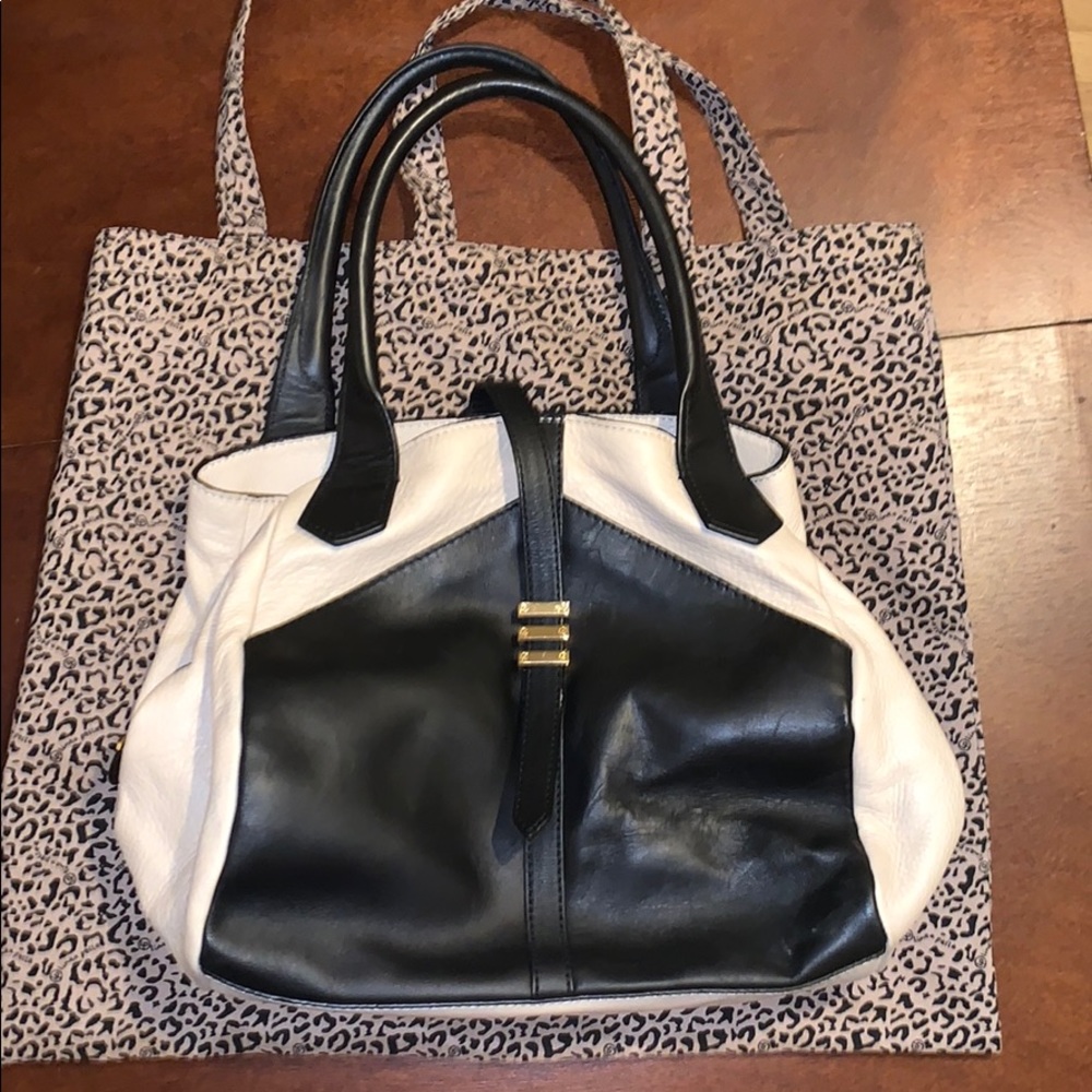 Linea Pelle Hayden satchel in Cream/Black